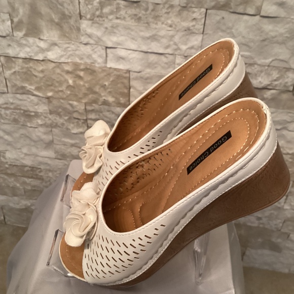 Good Choice (GC) Juliet Wedge Sandals - Picture 3 of 7